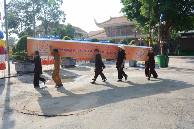Công tác chuẩn bị trang trí Phật đản Vesak 2019 (phần 1)