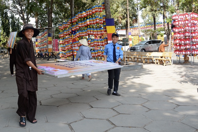 Công tác chuẩn bị trang trí Phật đản Vesak 2019 (phần 1)