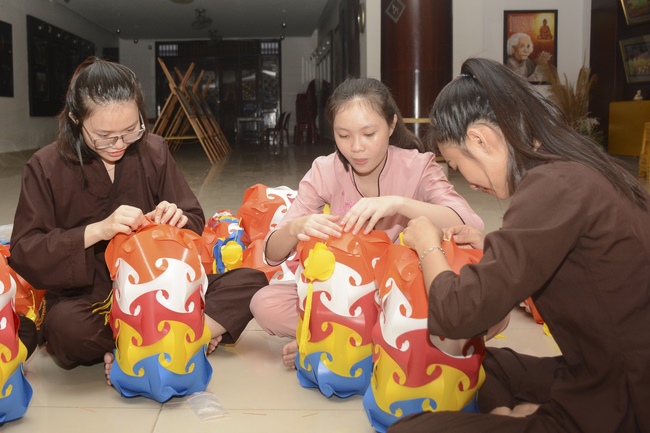 Công tác chuẩn bị trang trí Phật đản Vesak 2019 (phần 1)