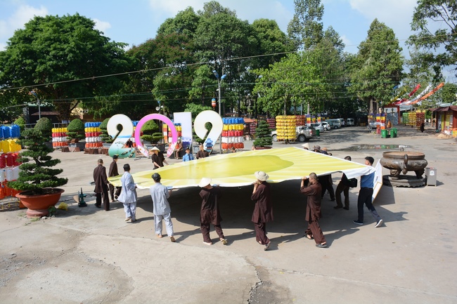 Công tác chuẩn bị trang trí Phật đản Vesak 2019 (phần 1)