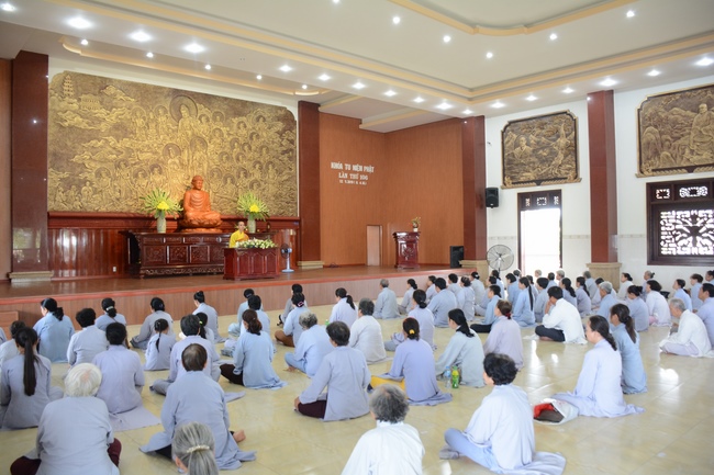 Thuyết giảng tại chùa Hội Đức