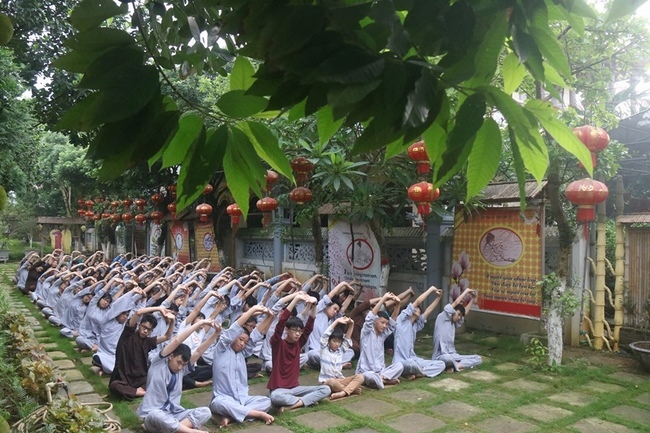 The Retreat The happiness of participants on the Buddha's Birthday