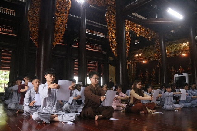 The Retreat The happiness of participants on the Buddha's Birthday