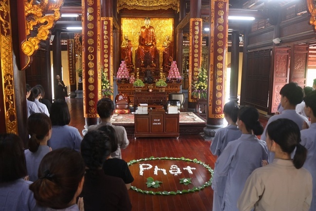 The Retreat The happiness of participants on the Buddha's Birthday
