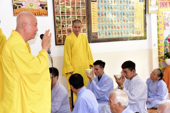 Tu niệm Phật một ngày Cần Thơ