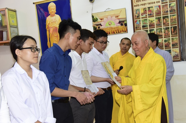 Tu niệm Phật một ngày Cần Thơ