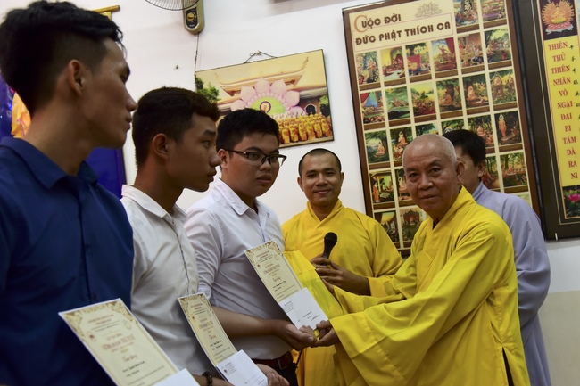 Tu niệm Phật một ngày Cần Thơ