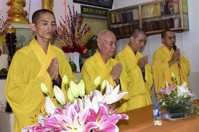 Tu niệm Phật một ngày Cần Thơ