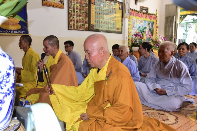 Tu niệm Phật một ngày Cần Thơ