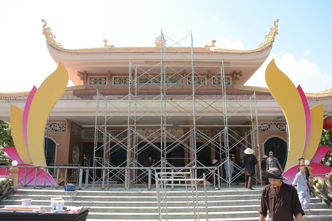 Công tác chuẩn bị trang trí Phật đản Vesak 2019 (phần 2)