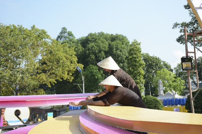 Công tác chuẩn bị trang trí Phật đản Vesak 2019 (phần 2)