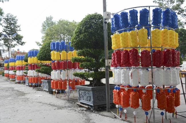 Công tác chuẩn bị trang trí Phật đản Vesak 2019 (phần 2)