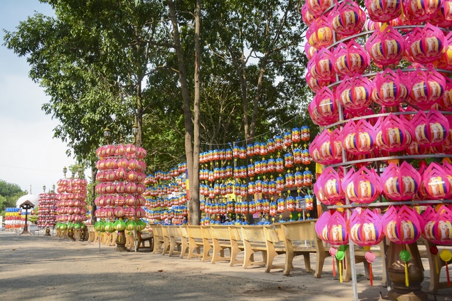 Công tác chuẩn bị trang trí Phật đản Vesak 2019 (phần 2)