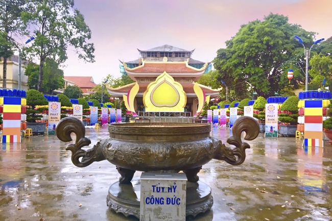 Công tác chuẩn bị trang trí Phật đản Vesak 2019 (phần 2)