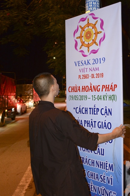 Công tác chuẩn bị trang trí Phật đản Vesak 2019 (phần 2)