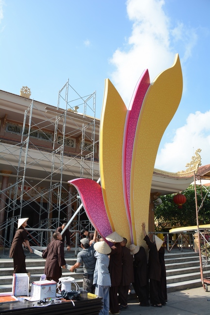 Công tác chuẩn bị trang trí Phật đản Vesak 2019 (phần 2)