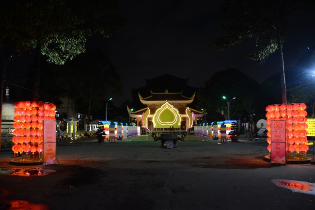 Công tác chuẩn bị trang trí Phật đản Vesak 2019 (phần 2)