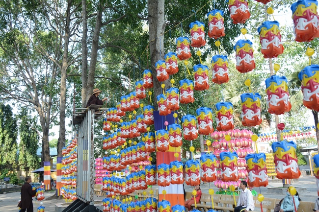 Công tác chuẩn bị trang trí Phật đản Vesak 2019 (phần 2)