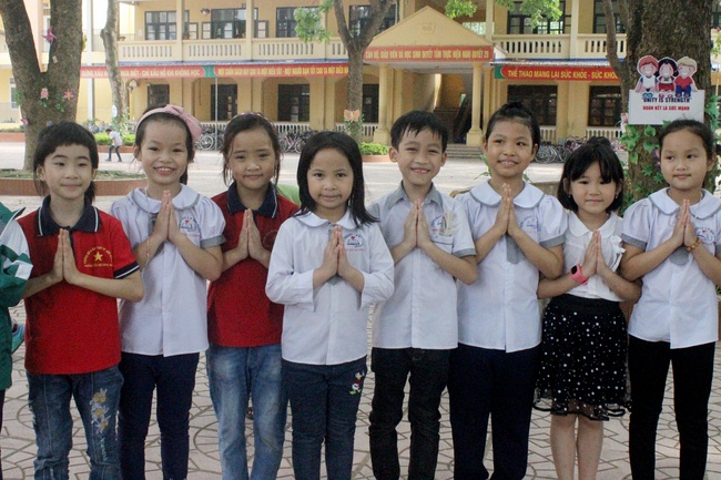 Tặng sách trường tiểu học Song Mai, Tp. Bắc Giang