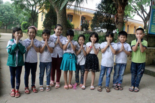 Tặng sách trường tiểu học Song Mai, Tp. Bắc Giang