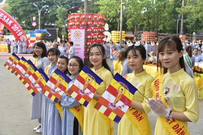 Phật giáo huyện Hóc Môn tổ chức đại lễ Phật đản