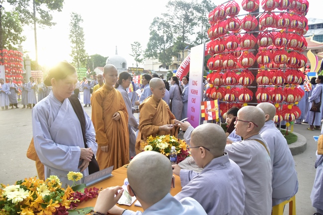 Phật giáo huyện Hóc Môn tổ chức đại lễ Phật đản