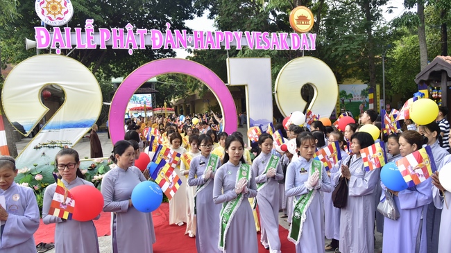 Phật giáo huyện Hóc Môn tổ chức đại lễ Phật đản