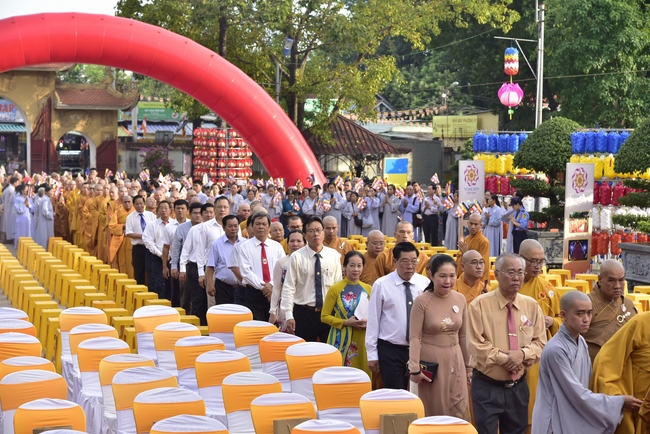 Phật giáo huyện Hóc Môn tổ chức đại lễ Phật đản