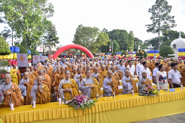 Phật giáo huyện Hóc Môn tổ chức đại lễ Phật đản