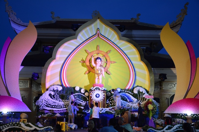 Phật giáo huyện Hóc Môn tổ chức đại lễ Phật đản