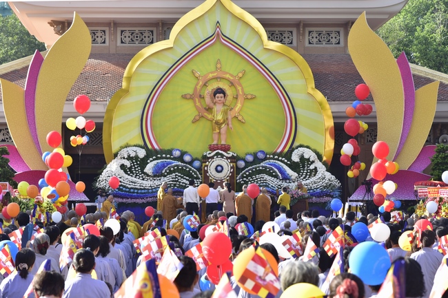 Phật giáo huyện Hóc Môn tổ chức đại lễ Phật đản