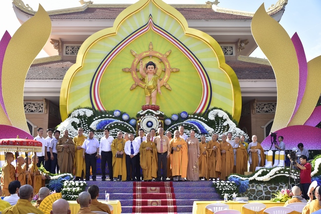 Phật giáo huyện Hóc Môn tổ chức đại lễ Phật đản