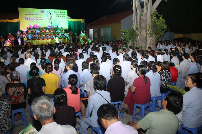 Celebrating the great ceremony of the Buddha’s Birthday at Tieu Dao Pagoda