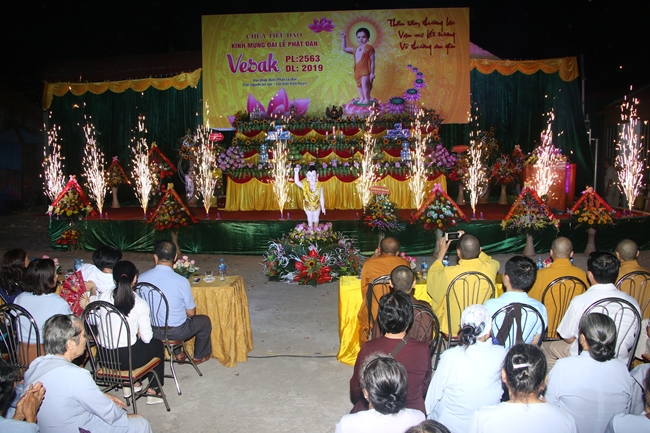 Celebrating the great ceremony of the Buddha’s Birthday at Tieu Dao Pagoda
