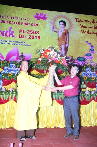 Celebrating the great ceremony of the Buddha’s Birthday at Tieu Dao Pagoda