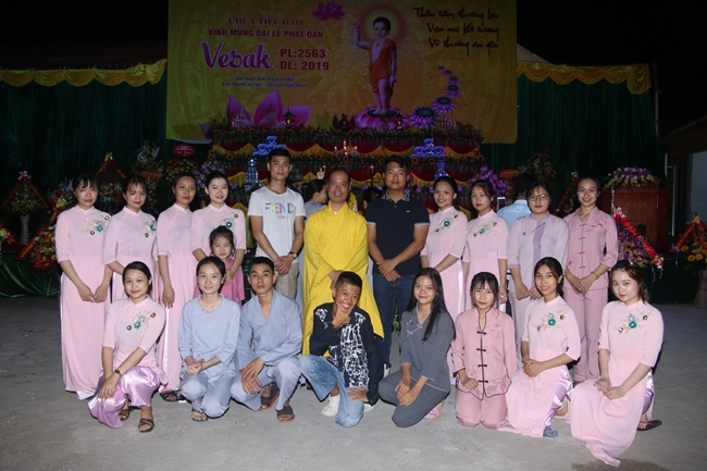 Celebrating the great ceremony of the Buddha’s Birthday at Tieu Dao Pagoda
