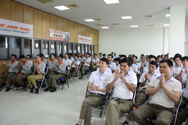 Buổi nói chuyện tại Công ty TNHH CN Cao Su Chính Tân Việt Nam