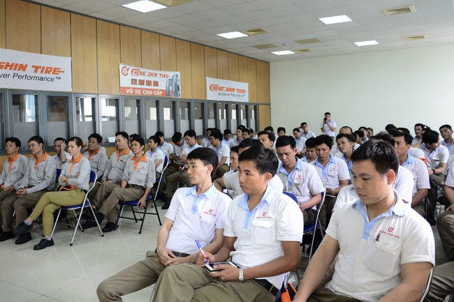 Buổi nói chuyện tại Công ty TNHH CN Cao Su Chính Tân Việt Nam