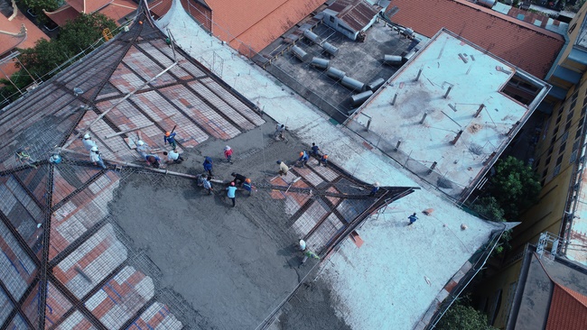 Fulfilling Concrete the Multifunctional Building’s  Roof