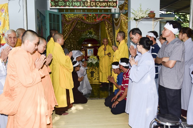 Rebirth praying ceremony, cremating and handing over two turtles Heosemys annandalii and Elongated tortoise.