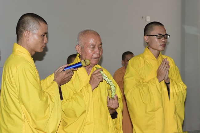 Rebirth praying ceremony, cremating and handing over two turtles Heosemys annandalii and Elongated tortoise.
