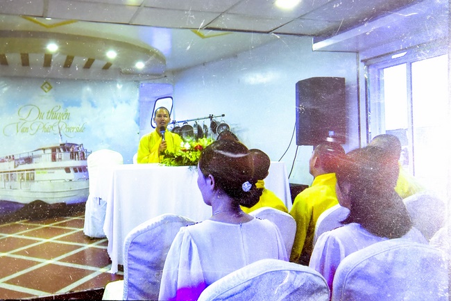 Releasing creatures on Hau river
