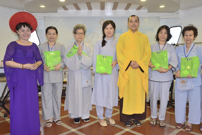Releasing creatures on Hau river
