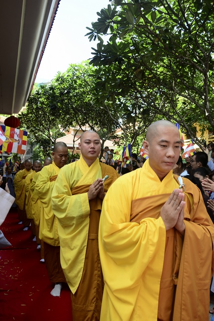 Impressive Vesak Ceremony at Hoang Phap temple