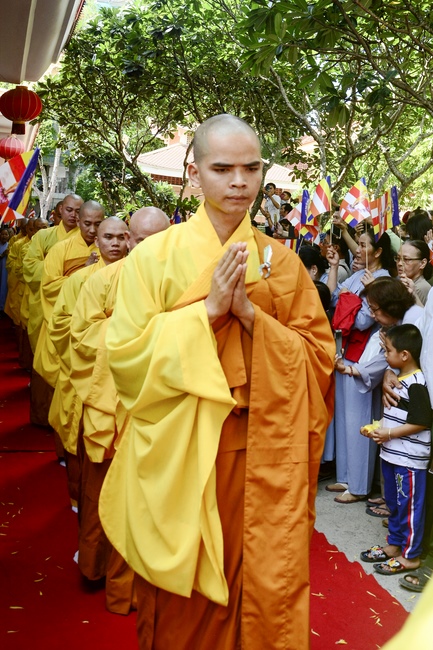 Impressive Vesak Ceremony at Hoang Phap temple