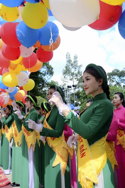 Impressive Vesak Ceremony at Hoang Phap temple