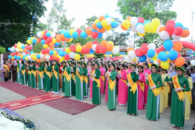 Impressive Vesak Ceremony at Hoang Phap temple