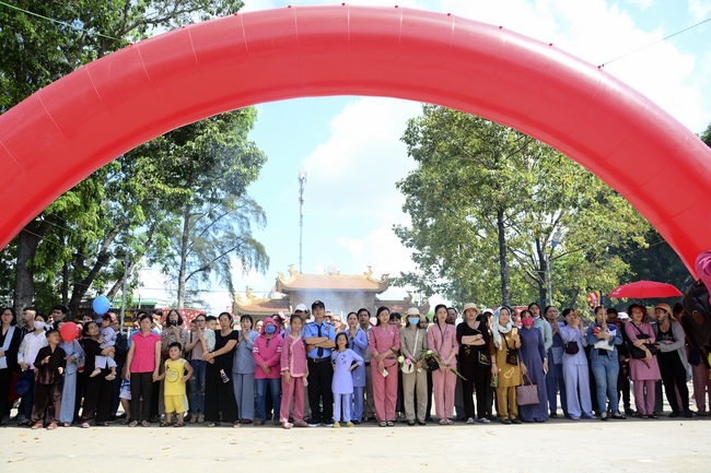 Impressive Vesak Ceremony at Hoang Phap temple