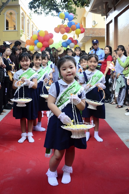Impressive Vesak Ceremony at Hoang Phap temple