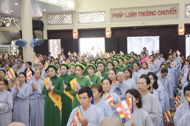 Impressive Vesak Ceremony at Hoang Phap temple